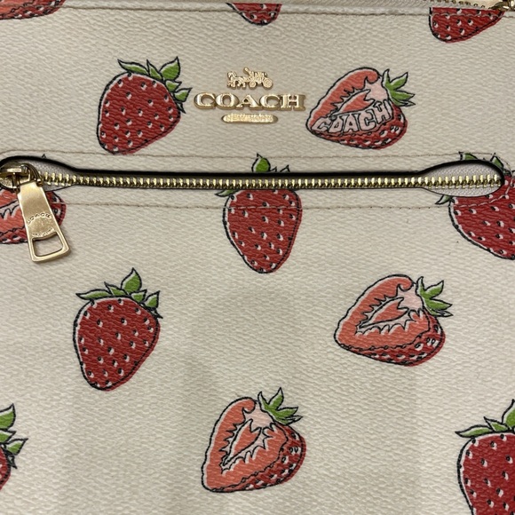 COACH MINI ROWAN FILE BAG WITH STRAWBERRY PRINT - Picture 12 of 12